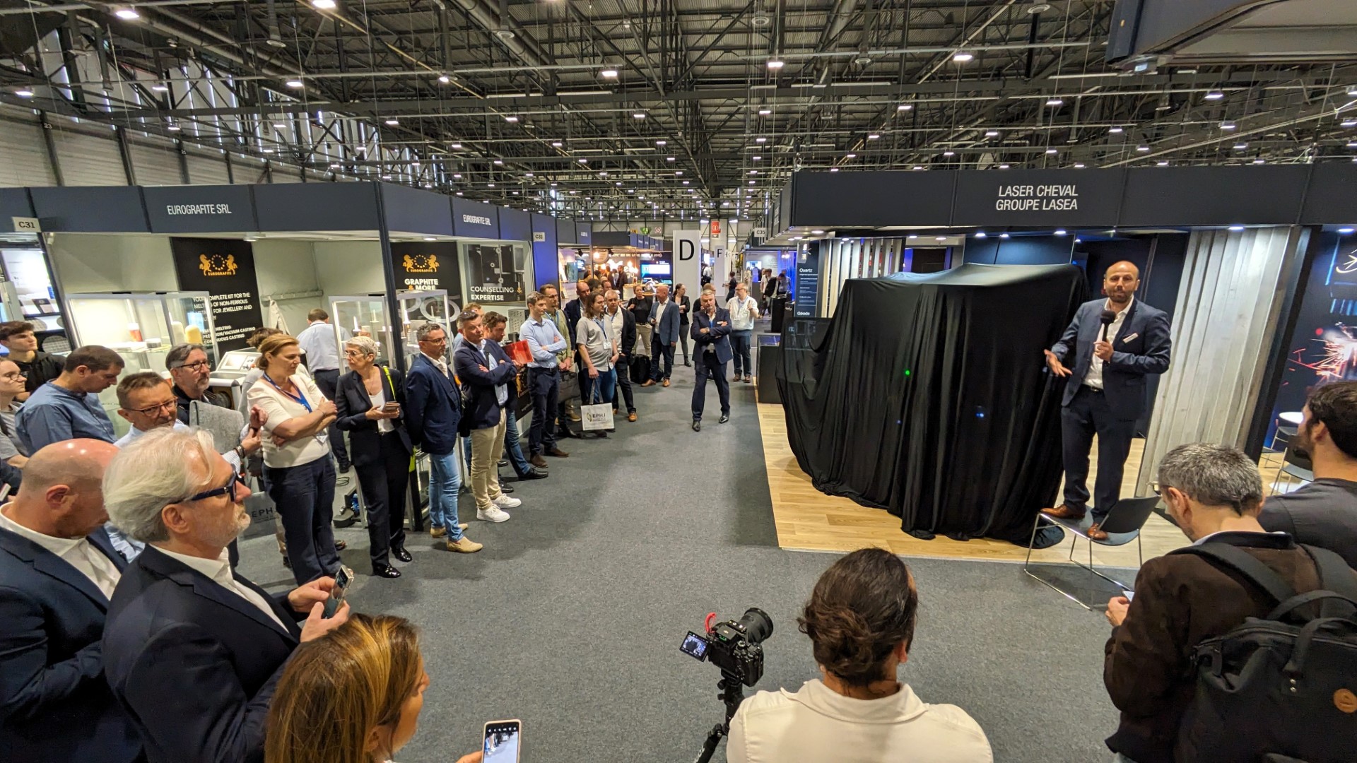 Emric VERWAERDE dévoile la machine Laser Quartz GEODE